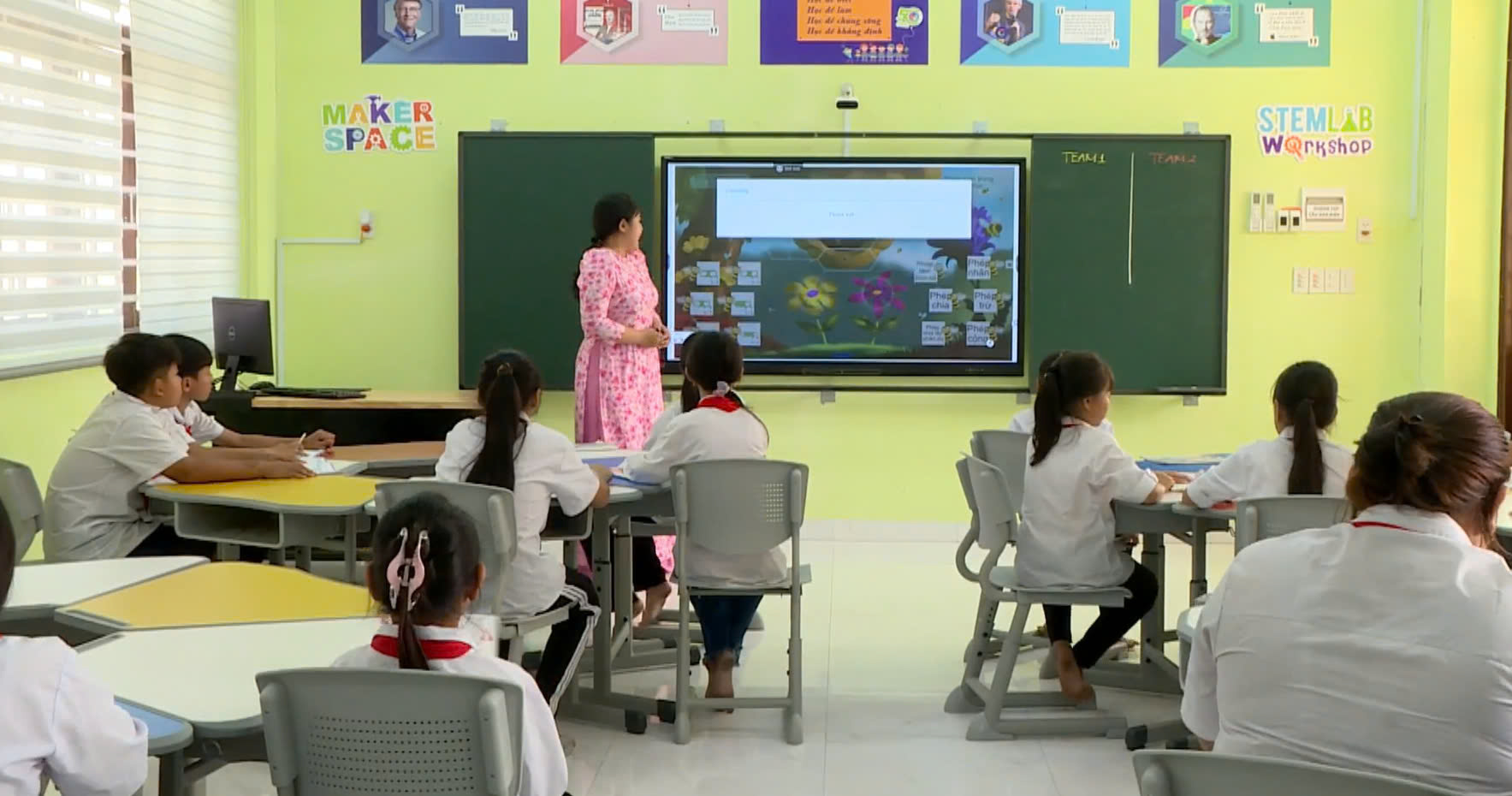 Lớp học số - bước tiến mới cho giáo dục vùng biên